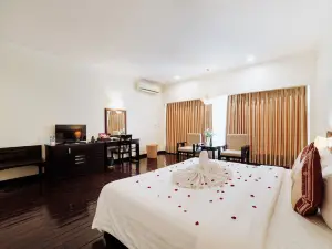 White Palace Thai Binh Hotel
