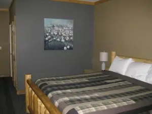 Big Horse Inn and Suites