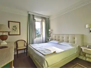 โรงแรมโลลลีพาเลซ ซานเรโม