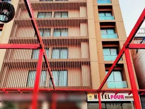 Four Square Hotel