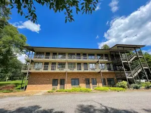 Hillside Lodge