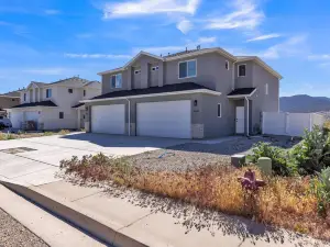 The Ideal Getaway 3 Bedroom Home by RedAwning