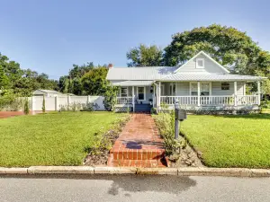 Fire Pit & Yard: Updated Winter Garden Home!