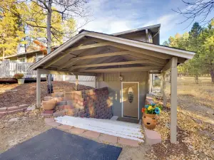 Secluded Elizabeth Apt on 3 Acres Pets Welcome!