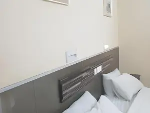Henry George Hotel