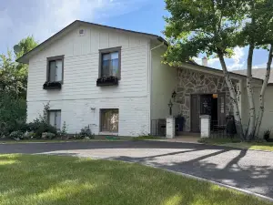 The Grand Gathering Place- Where Family Memories Are Made!