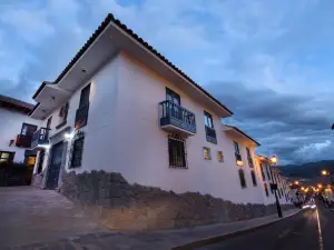 โมโต้ บาย ฮิลตัน คุสโก