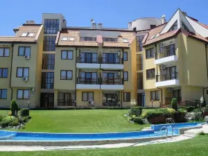Brand New Apartment with Pool, Gym and Playground