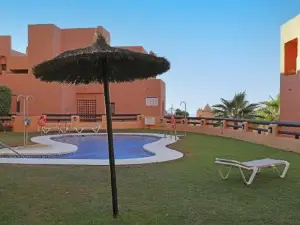 Superb 2-Bed Apartment in Duquesa