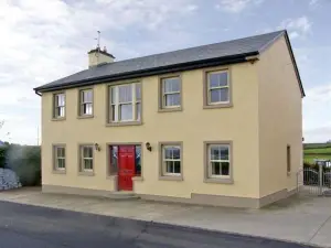 Scenic Estuary Way 3-Bed Home in Labasheeda