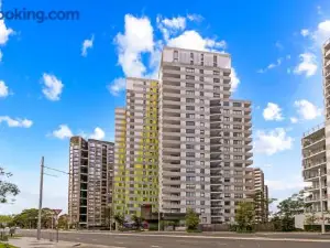 High Level Urban Retreat in Macquarie Park