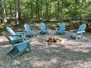 Sycamore Retreat - Family Friendly, Waterfront Chalet
