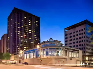 InterContinental Hotels Saint Paul Riverfront