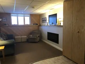 Ski In/Out at SugarloafShort Walk or Shuttle to Bars and Base AreaSleeps 4