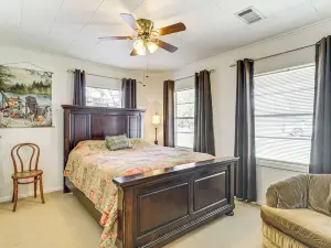 Boat & Swim: Lakefront Toledo Bend Retreat!
