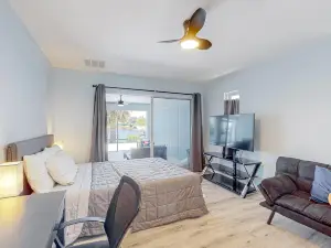 Fully renovated waterfront house with patio, water views, streaming, W/D, AC