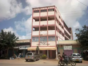 Pivot Restaurant and Lodge