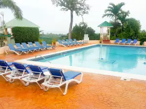 2 Bdrm Apartment at Runaway Bay
