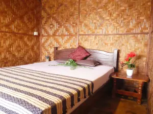 Bakau Hijau Riverlodge - Hostel