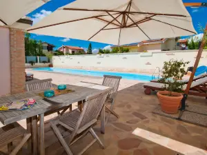 เจนตาร์รูเบีย - บีแอนด์บี