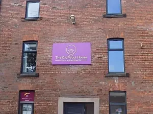 ザ オールド ウール ハウス アパートメンツ