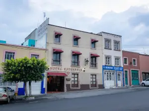 埃斯特法尼亞飯店