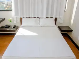 만페라리 호텔