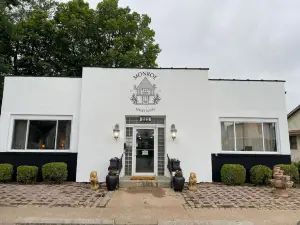 มอนโร สตรีท สวีทส์