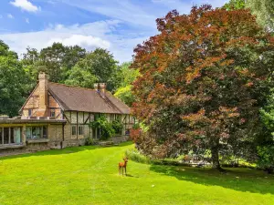 Sandhill Cottage with Hot Tub
