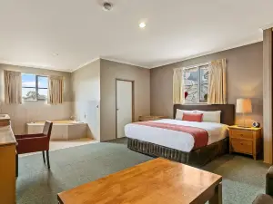 Quality Inn Colonial