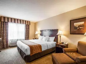 Comfort Inn & Suites McMinnville Wine Country