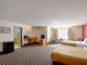 Econo Lodge Inn & Suites
