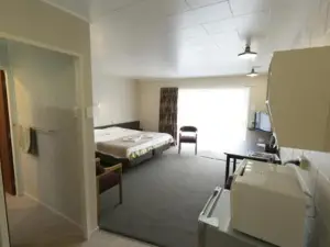 Maple Lodge Motel