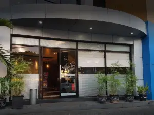 大道特爾納特島酒店