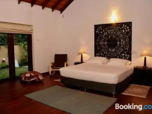 The Aluthgama House