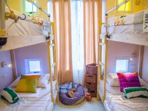Flotsam and Jetsam Artist Beach Hostel