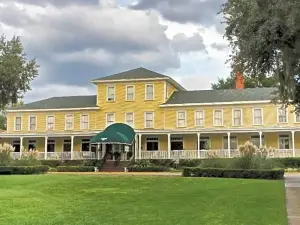 Lakeside Inn on Lake Dora