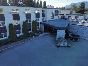 Ocean Marina Hotel