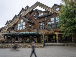 Executive The Inn At Whistler Village & Mountain Side Hotel