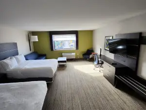 Holiday Inn Express & Suites Camas- Vancouver