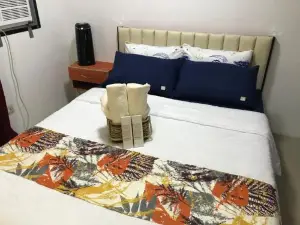 Mikhai Guest House Near Las Cazas de Acuzar