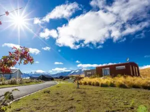 The Red Nest - Lake Tekapo