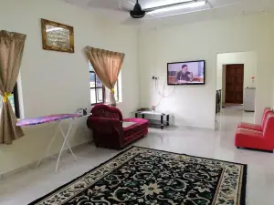 RUMAH TAMU ARRAUDAH