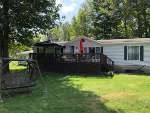 A great getaway!  Boat available for rent. Private and quiet. A must see!