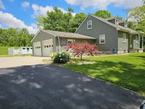 The Main House @ Tarlton's Edge gateway to the Hocking Hills