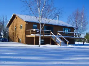 Secluded Lodge on Lac Vieux Desert 370 Feet of Lakefront-Private Beach