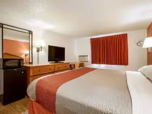 Motel 6 Albert Lea, MN