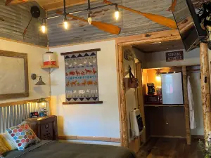 Dusty Boots Motel & Cafe