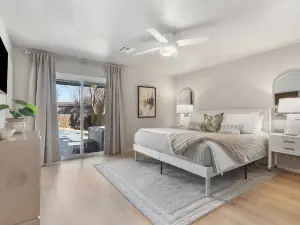 South Tulsa Splash W/Pool & Hot Tub