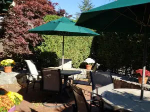 Crescent Suites Hotel